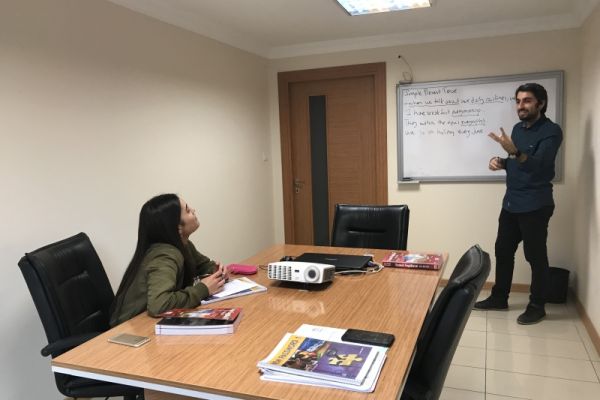 Birebir sınıflarda İngilizce öğrenme fırsatını 
#ingilizcekursu #ingilizceegitimi #ankaradaingilizce #genelingilizce   - Shared on Candelas International 23 January 2019, Wednesday.