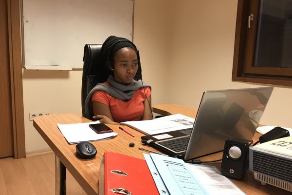 Alanında profesyonel İngilizce öğretmenlerimiz ile eğitiminizi online internet  - Shared on MyECO Official 23 January 2019, Wednesday 11:26.