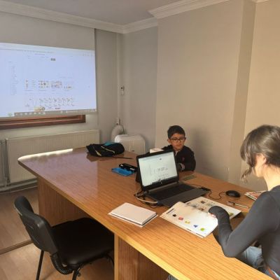 Birebir sınıflarımızda size özel planlanan İngilizce kurslarımız ile  - Shared on MyECO Official 13 January 2025, Monday 14:46.