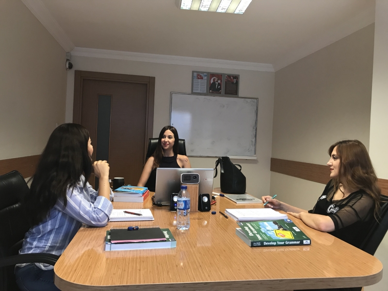 IELTS sınavı konusunda uzman Türk ve Yabancı öğretmenler ile doğrudan IELTS sorularının analizi ile soru içerisinde  - Shared on Candelas International 3 December 2018, Monday.